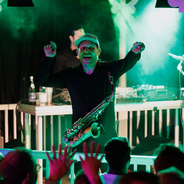 Musicalive The Rhythm Collective Saxofonist Saxojoe